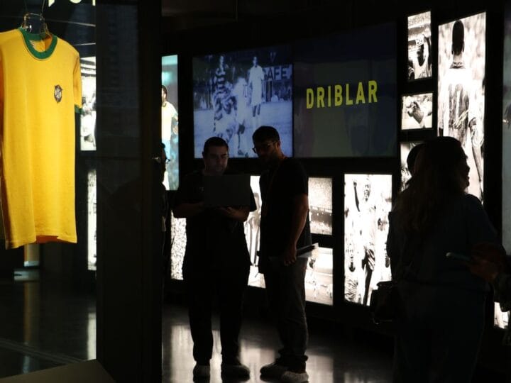 Museu do Futebol Apresenta Exposição de Camisas da Seleção Brasileira em Contagem Regressiva para a Copa do Mundo