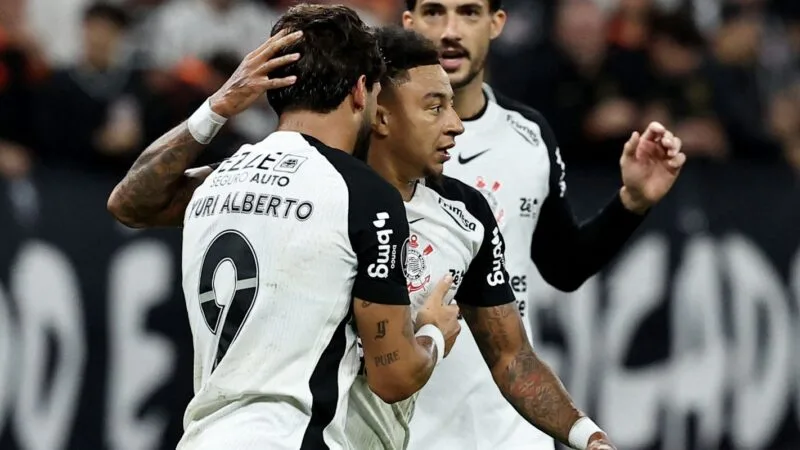 Corinthians Mantém 100% de Aproveitamento na Libertadores com Vitória sobre o Peñarol