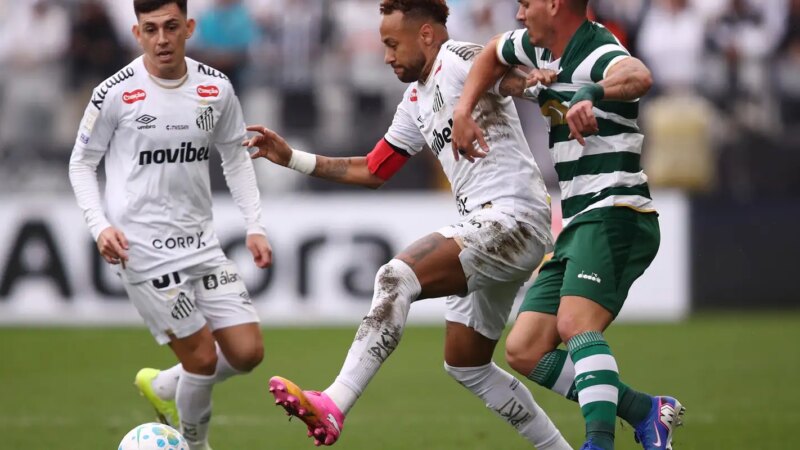 Coritiba Desbanca Santos e Impõe Derrota em Dia de Celebração para Neymar