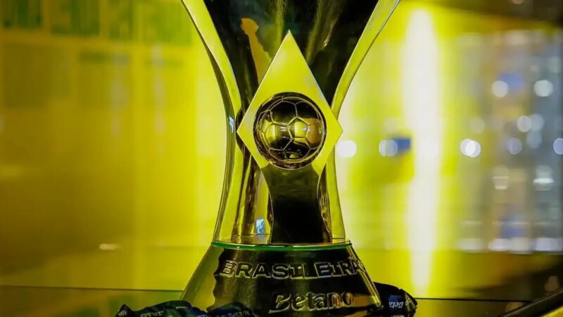 Flamengo e Athletico-PR empatam em jogo emocionante; Palmeiras se beneficia