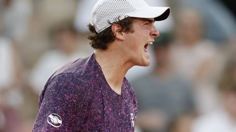 João Fonseca supera croata e desafia Djokovic em Roland Garros