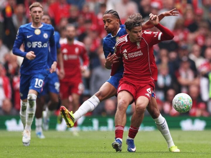 Liverpool e Chelsea Empatam em Jogo Acirrado e Reduzem Chances de Rivais