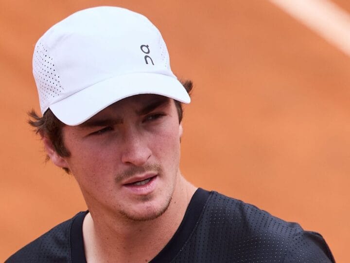 João Fonseca em Ação no Roland Garros: Enfrentando Dino Prizmic
