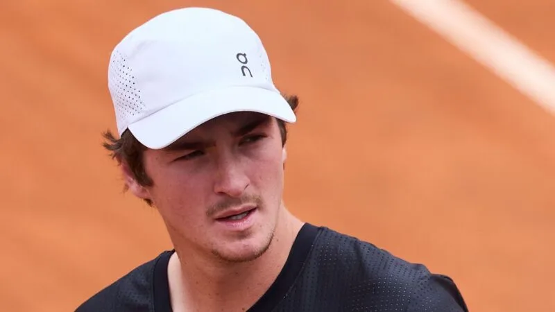 João Fonseca em Ação no Roland Garros: Enfrentando Dino Prizmic