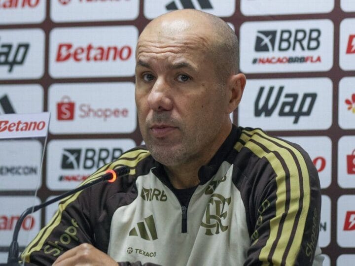 Athletico-PR sofre com dano no gramado sintético após forte tempestade