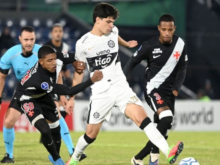 Vasco sofre virada do Olimpia e se complica na Sul-Americana