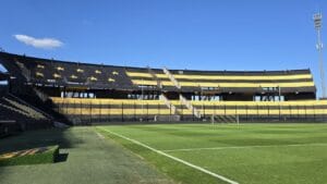 Peñarol e Corinthians se Enfrentam em Jogo Decisivo pela Libertadores