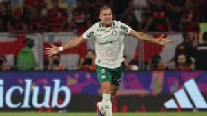 Paulinho Esclarece Controvérsia em Comemoração de Gol no Maracanã
