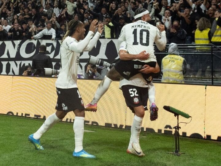 Corinthians Brilha com Retorno de Memphis e Vitória sobre o Atlético-MG