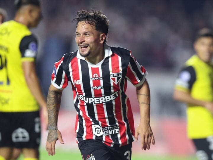 Artur: A Promessa do São Paulo sob a Sombra do Legado de Roger