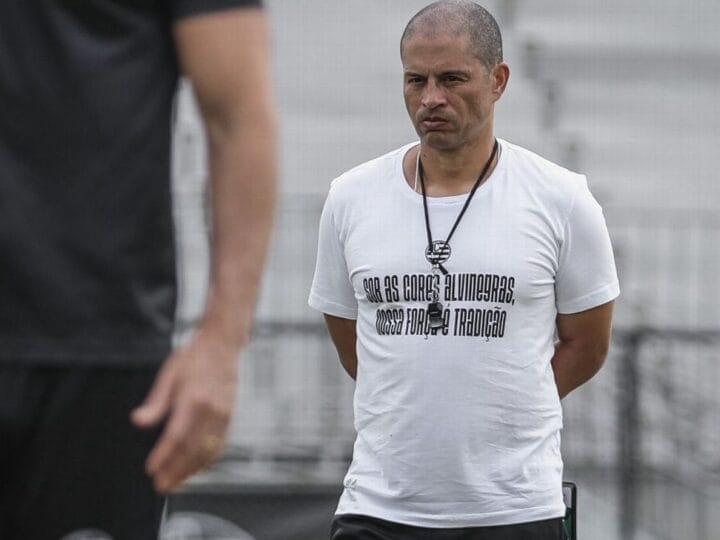Chapecoense Negocia a Contratação de Alex para Substituir Fábio Matias