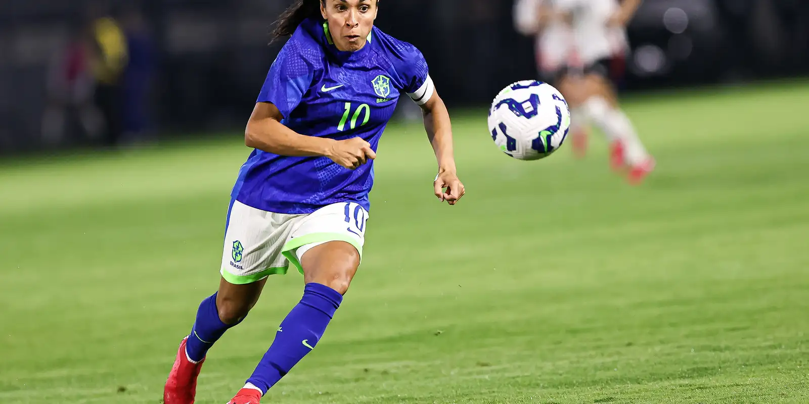 Marta é convocada para amistosos contra os EUA e marca retorno à seleção brasileira feminina