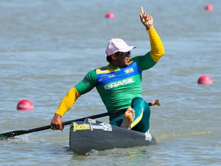 Isaquias Queiroz Conquista Medalha de Prata na Copa do Mundo de Canoagem na Hungria