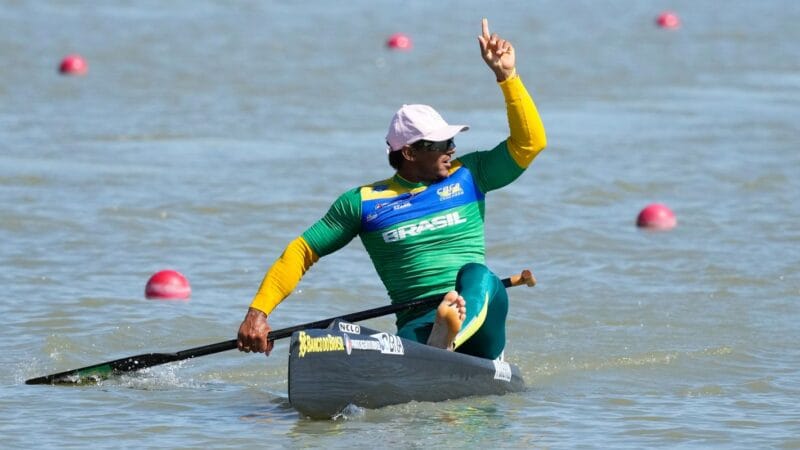 Isaquias Queiroz Conquista Medalha de Prata na Copa do Mundo de Canoagem na Hungria