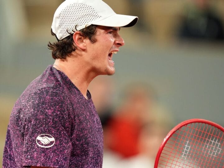 João Fonseca Enfrenta Jakub Mensik nas Quartas de Final: Acompanhe ao Vivo