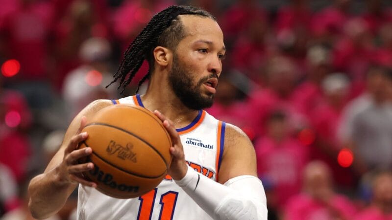Brunson brilha na reta final e garante vitória dos Knicks sobre Wembanyama