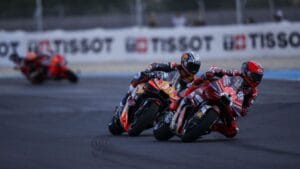 Marc Márquez Brilha em Início Caótico na Corrida da Hungria