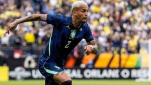 Wesley se Pronuncia Sobre Corte Após Lesão em Amistoso