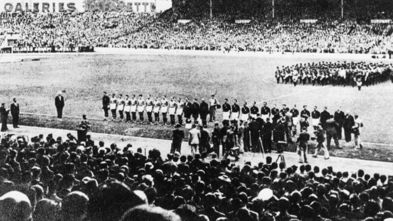 A Rivalidade entre Rio de Janeiro e São Paulo em 1930: Conflitos e Novidades