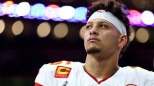 Mahomes Renova Contrato com os Chiefs e Consolida Futuro na NFL