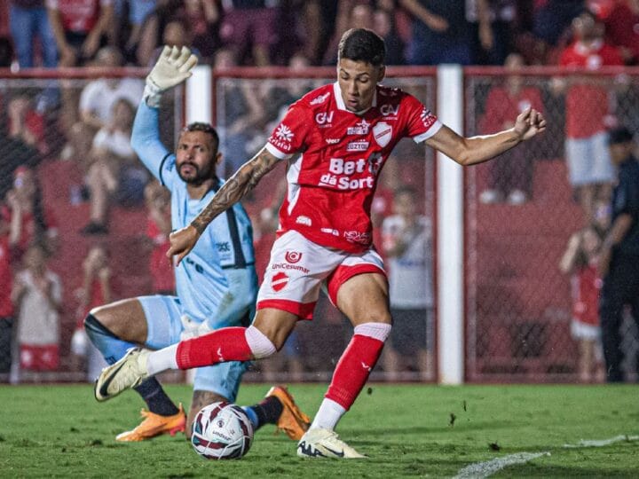 Flamengo Avalia Proposta para Reforçar Ataque com Jogador de Time Desconhecido