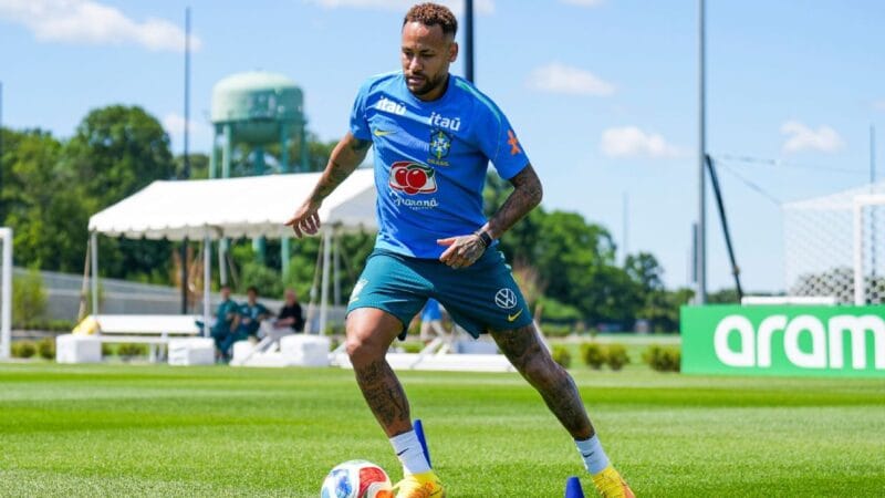 Neymar Intensifica Treinos com Bola para Enfrentar a Escócia