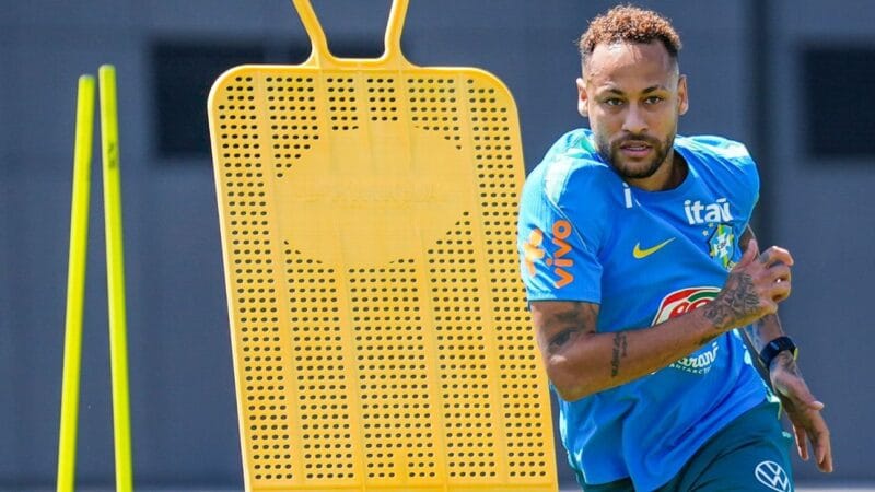 Neymar Realiza Treino Completo com a Seleção Brasileira pela Primeira Vez