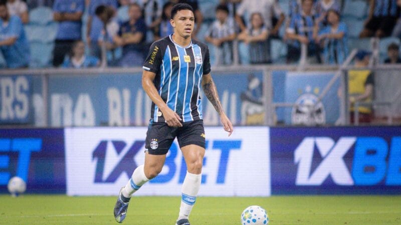 Grêmio Negocia Venda de Jogador para a Fiorentina e Realiza Outras Transações