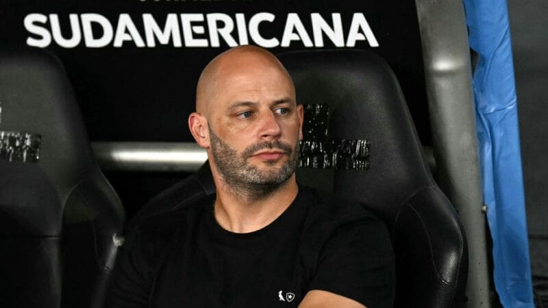 Vasco Aceita Multa e Avança em Negociações com o Botafogo