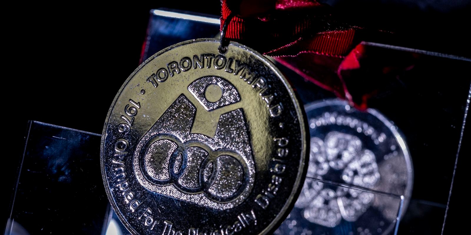 Legado da Primeira Medalha Paralímpica do Brasil é Celebrado por Família