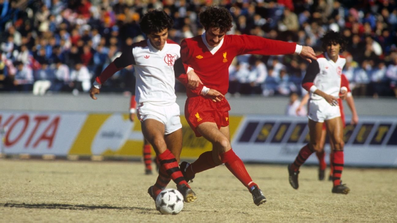 Tita Revela Seus Ídolos no Futebol: Zico em Destaque Após Pelé
