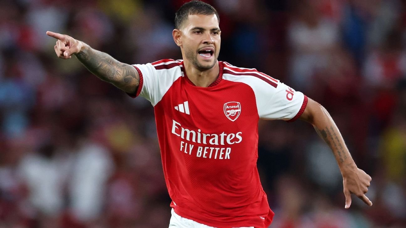 Arsenal Empata com Como em Estreia de Bruno Guimarães e Conclui Pré-Temporada Frustrante